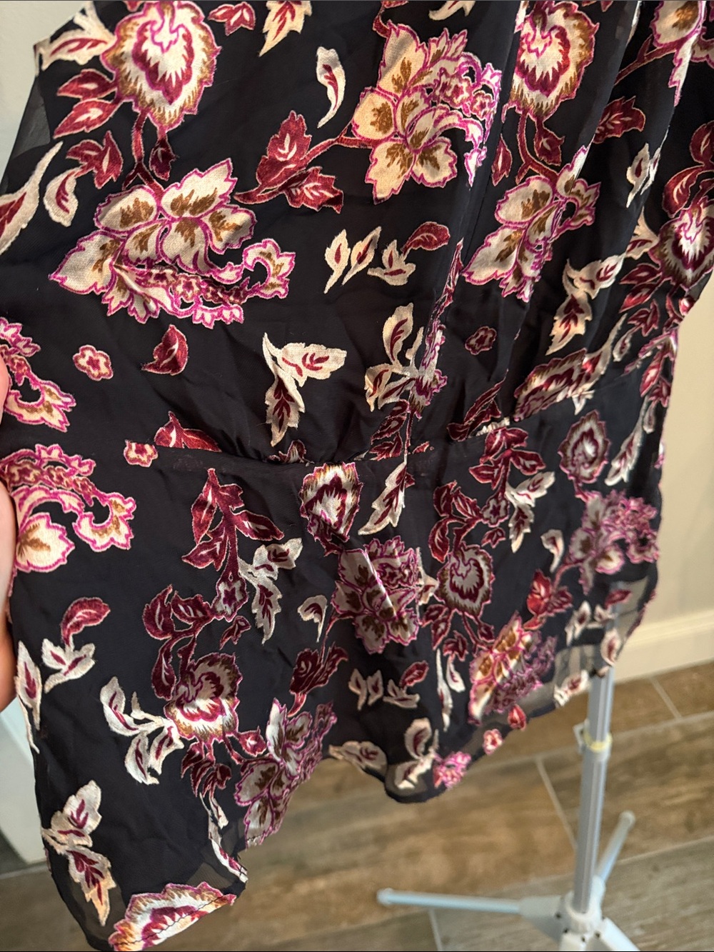 White House Black Market Black Silk Burnout Floral Halter Neck Top - Picture 8 of 13